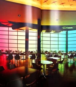 We Are FriendsWithYou -Plus gros. Mieux. Magasin de jouets. 18699