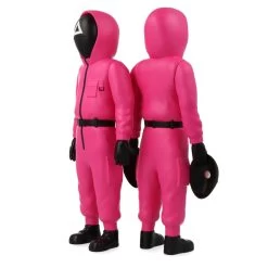 Squid Game Guard Set By Fwenclub (Squid Game) 37 Squid Game Guard Set By Fwenclub (Squid Game) -Plus gros. Mieux. Magasin de jouets. 360 MASKED GUARD 7