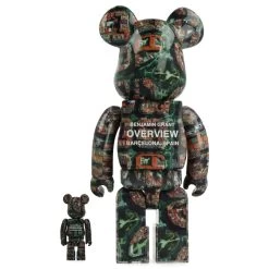 400% + 100% Bearbrick Benjamin Grant - Overview Barcelona -Plus gros. Mieux. Magasin de jouets. 400overviewbarcelona25