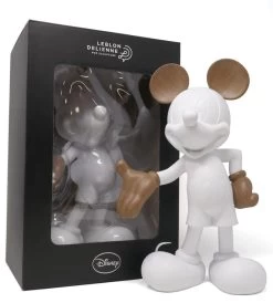 Mickey Welcome Blanc Mat & Effet Bois -Plus gros. Mieux. Magasin de jouets. 41621