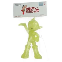 Astro Boy PVC Iconic Vers - Jelly Yellow -Plus gros. Mieux. Magasin de jouets. astroiconicyelloweyesclose9