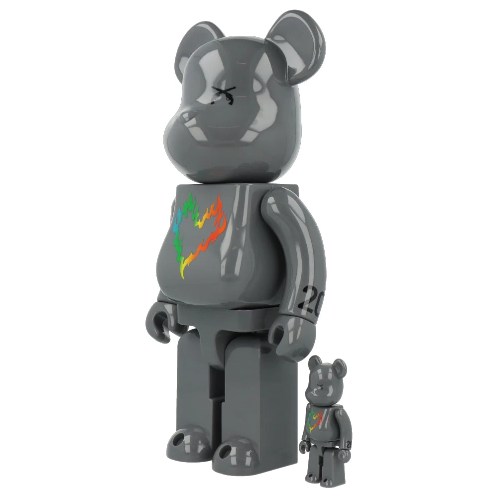 400% + 100% Bearbrick X Roarguns 20th Anniversary 8 400% + 100% Bearbrick X Roarguns 20th Anniversary – Image 6