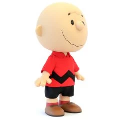 SUPER7 Peanuts Supersize - Charlie Brown (Red Shirt) -Plus gros. Mieux. Magasin de jouets. peanutsupersizecharliebrown 3