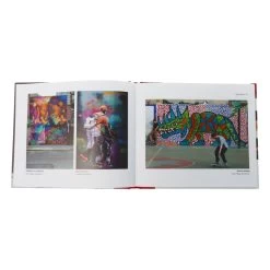 Street Art NYC -Plus gros. Mieux. Magasin de jouets. street art nyc13