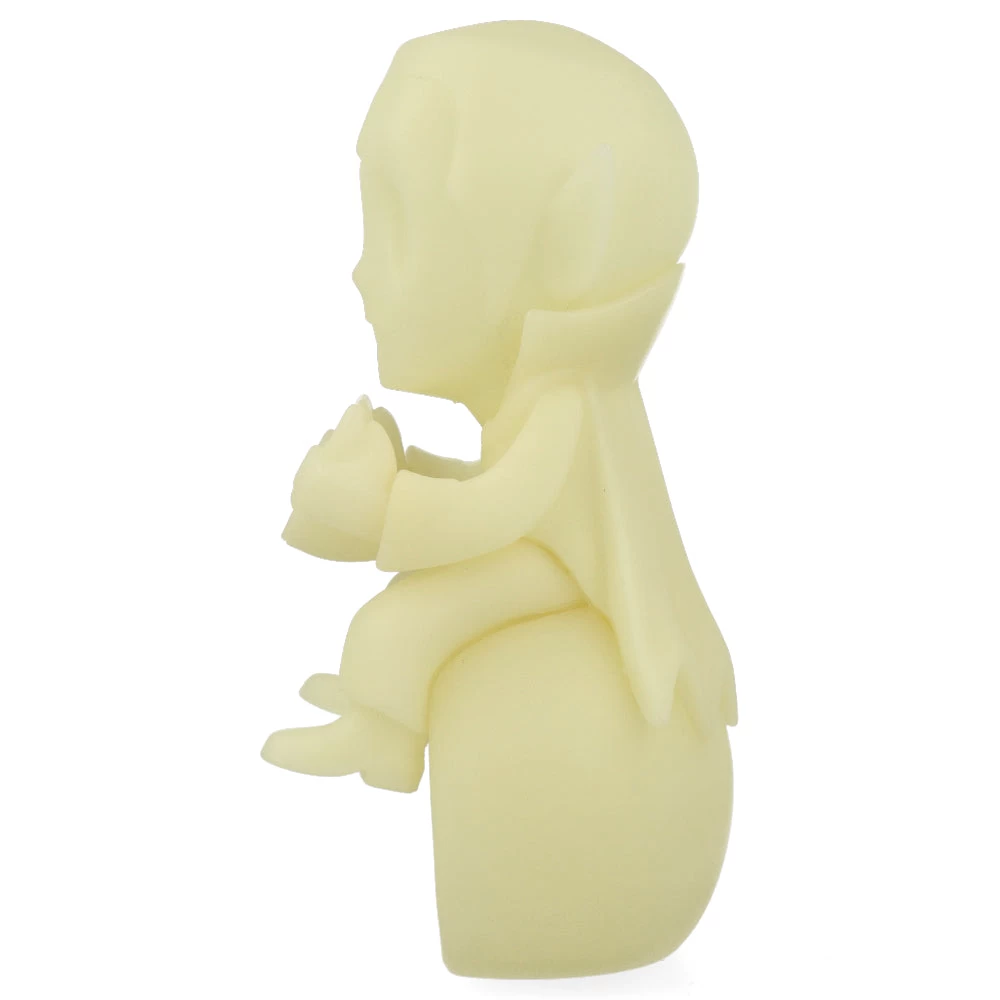 Apple Knife : The Glow In The Dark Vegan Vampire 7 Apple Knife : The Glow In The Dark Vegan Vampire – Image 5